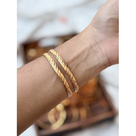 Wavy gold - daily wear bangles